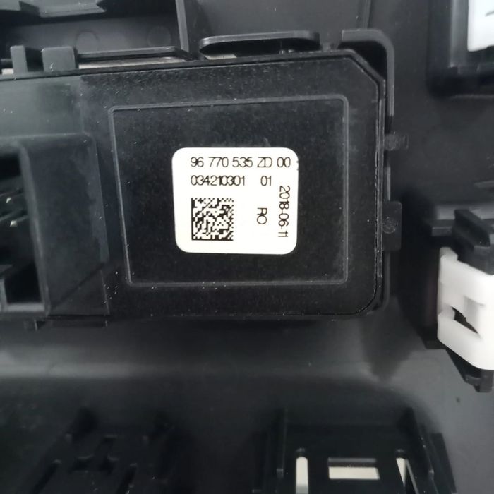 Botão Indicador de Mudança Peugeot ou Citroen 96770535ZD