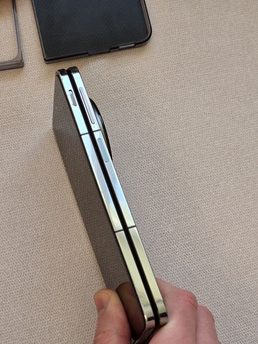 Продам Oneplus Open 16gb/512gb