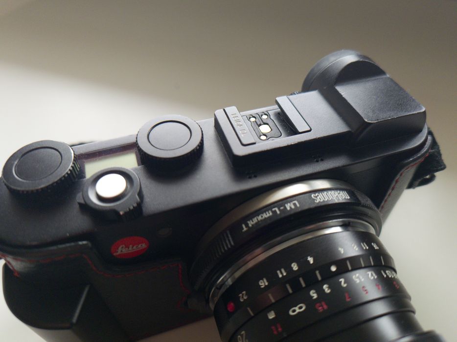 Leica CL + voigtlander 28mm 2F