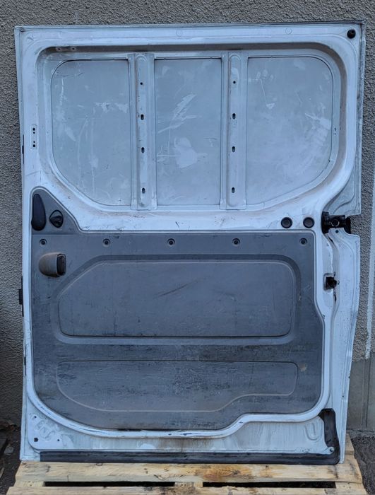 Двері зсувні праві Renault Trafic 2 Opel Vivaro Дверь задвижная правая
