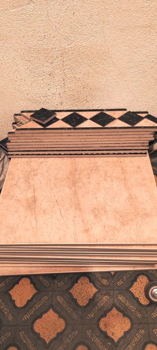 11 Mosaicos cerca de 2,17m2 + mosaicos estreitos