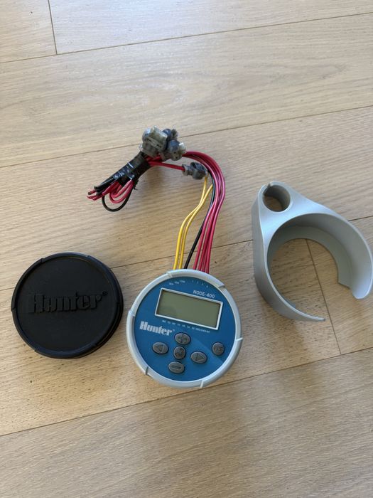 Hunter NODE 400 Sterownik nawadniania 9VDC niebieski bez cewki 4 sekcji