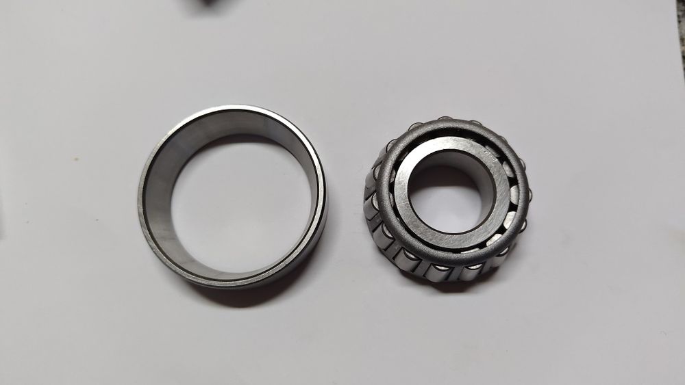 Rolamentos de Rolos Cónicos (30204 e 30205) - NOVOS