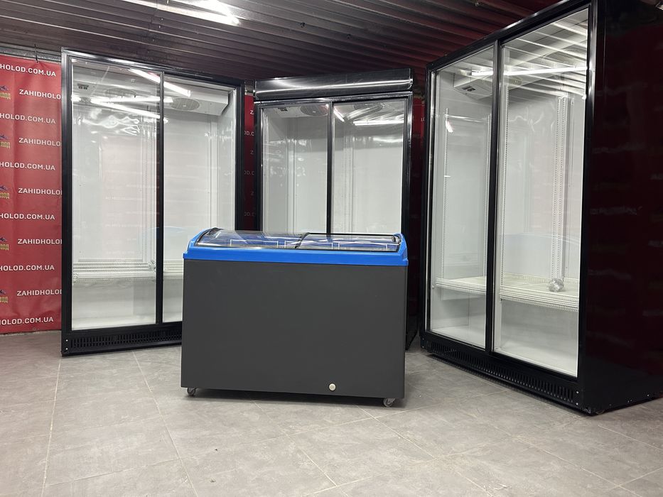 Холодильна вітрина.Вітрини холодильні Холодильник Шафа Витрина Шкаф