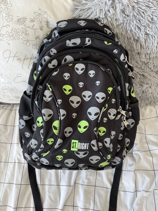 Plecak st.right czarny, w swiecace czaszki