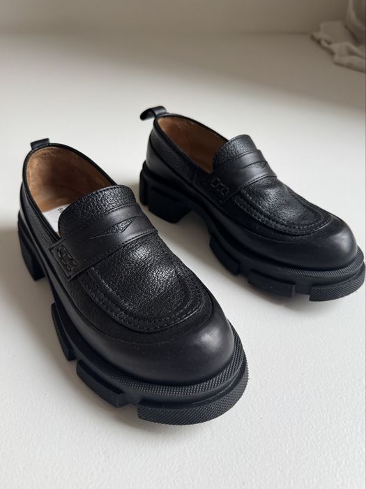 Шкіряні масивні, але зручні лофери te.shoes