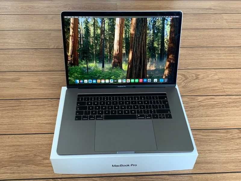 MacBook Pro 2019 15-inch 32 GB RAM 2,6 GHz i7 Touch Bar