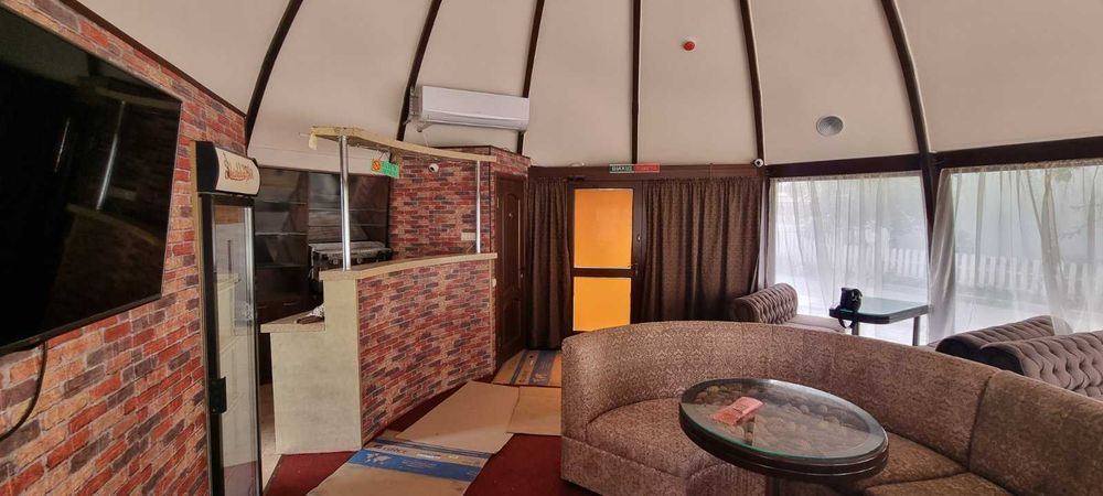 Продаються комерційні приміщення.