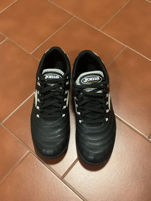 Chuteiras Joma para relva sintética