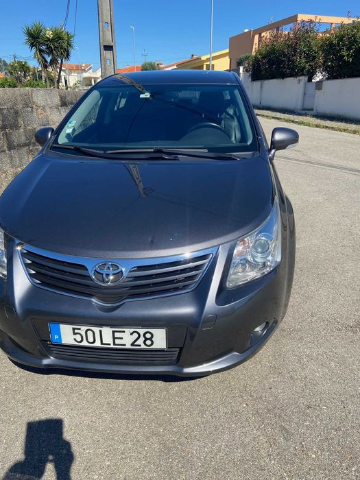 Toyota Avencis com Poucos km