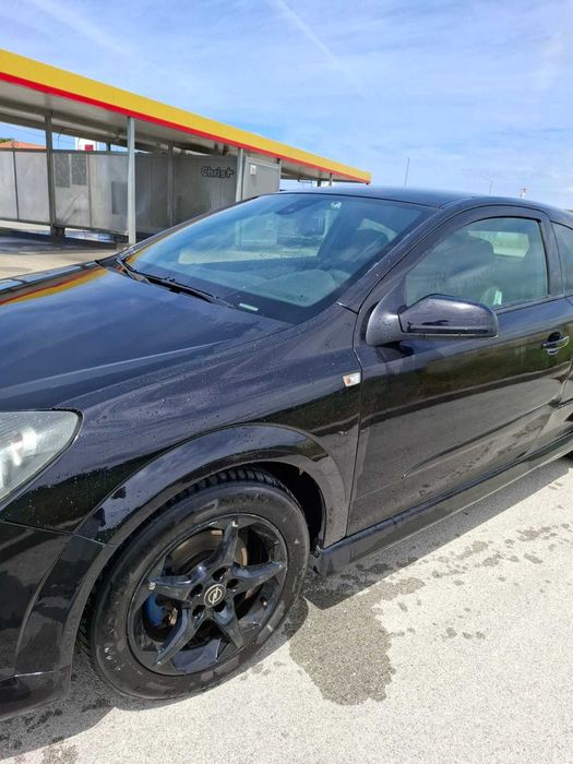 Opel Astra GTC 2010