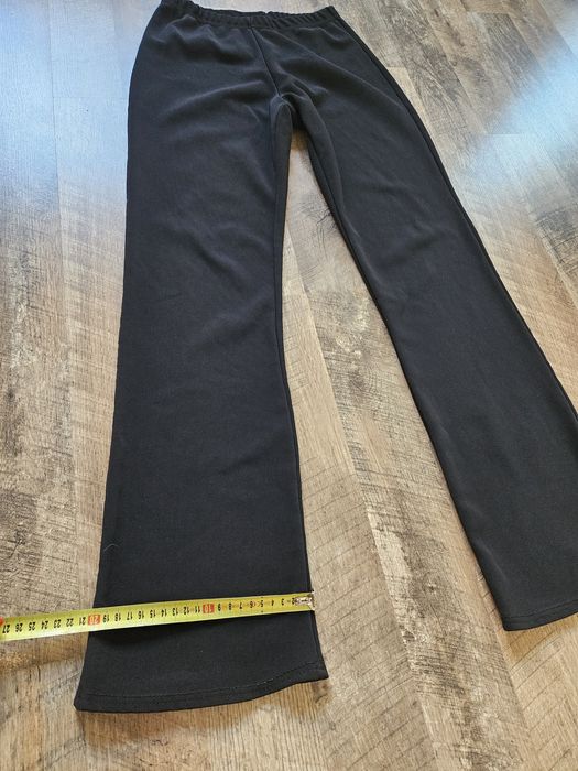 Spodnie czarne M prążkowane