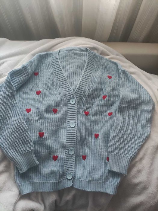 Rozpinany sweter w serduszka Katalinski