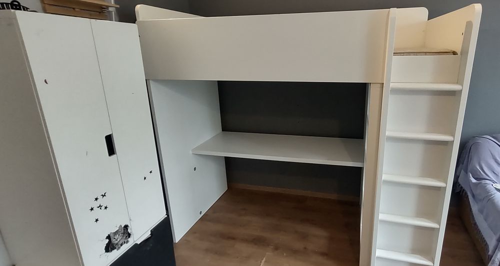Łòżko piętrowe IKEA z szafą biurkiem i regałem