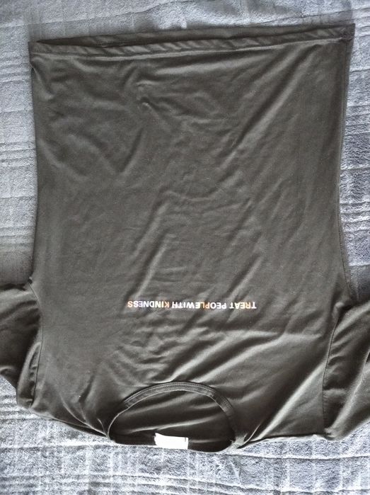 Czarny t-shirt z napisem