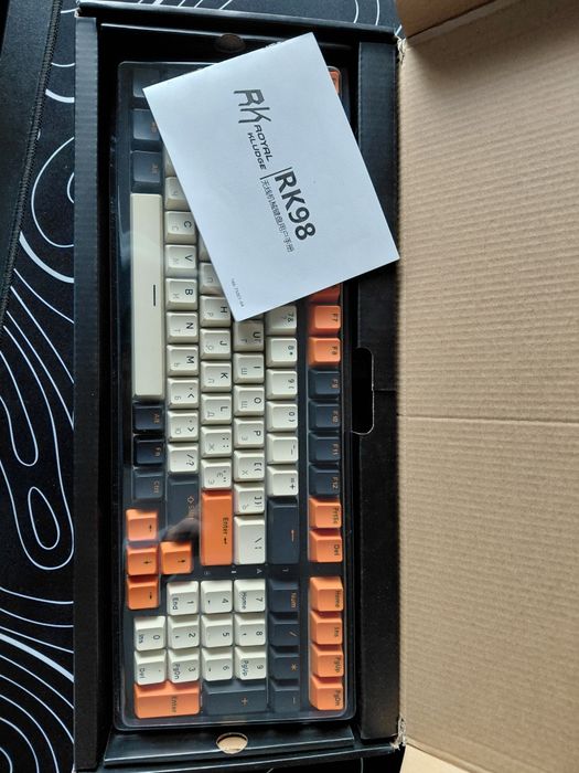 Бездротова механічна клавіатура