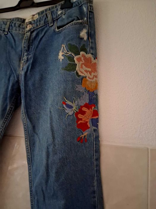 Calça Mango,com blusa Zara.