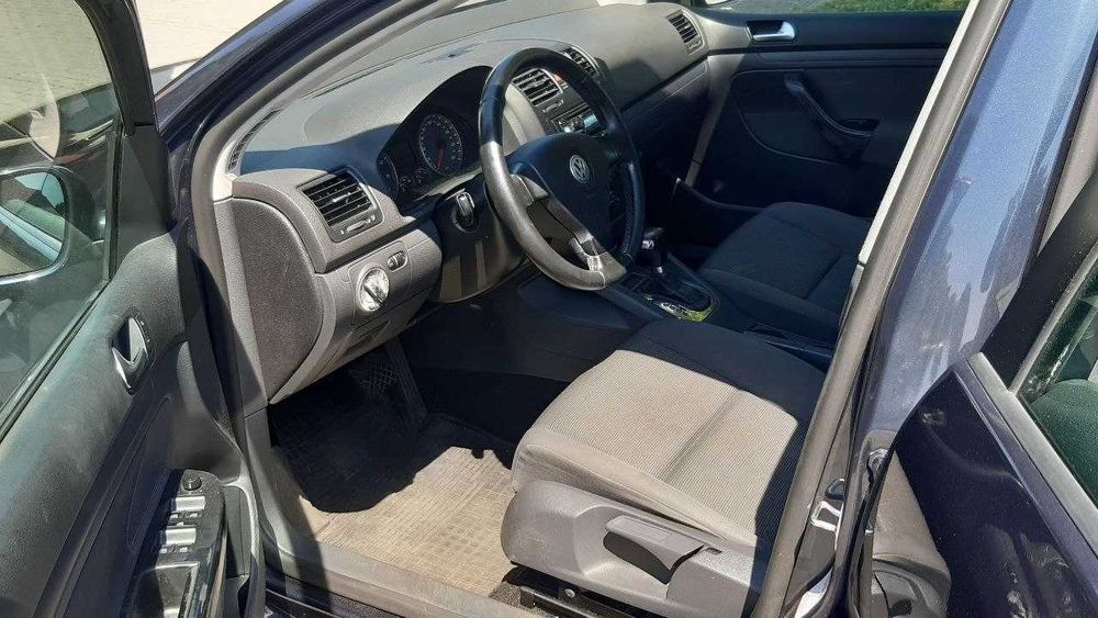 VW Golf 5 2006 1.6 бензин автомат