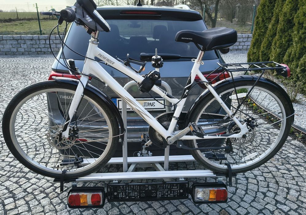 Rezerwacja  Bagażnik  rowerowy, uchylny na hak do przewozu 2 rowerów