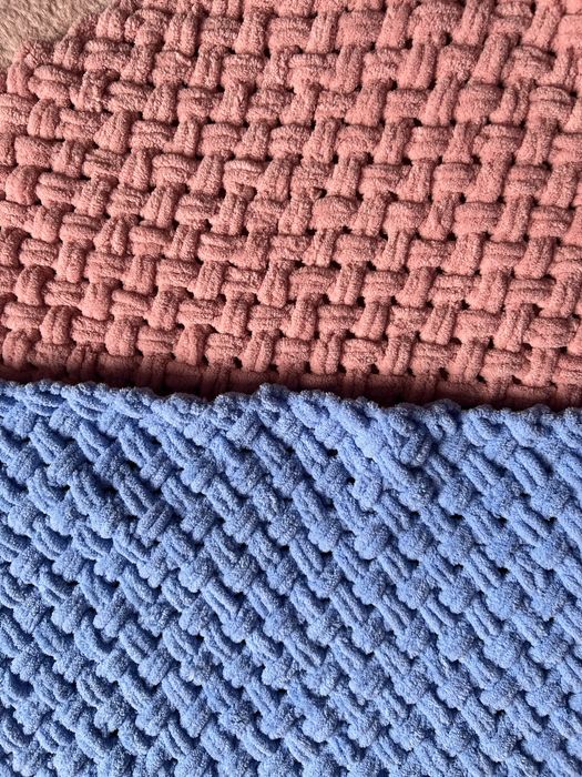 Вʼязанний дитячий пледик