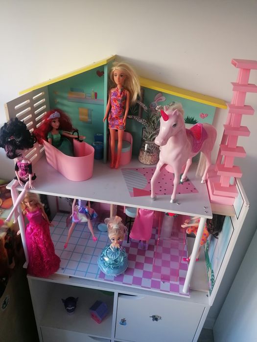 Drewniany domek dla lalek Barbie+ szafka drewniana + akcesoria