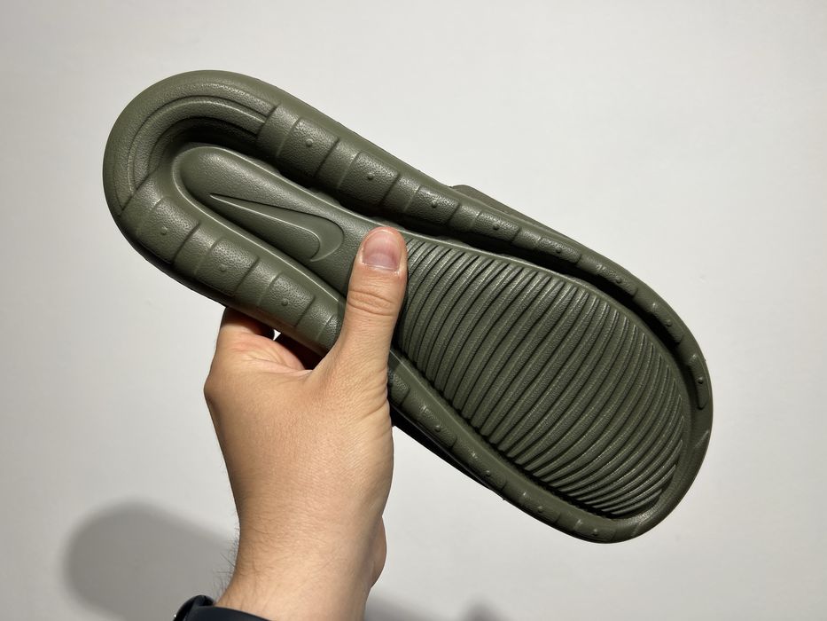 Тапочки Nike Victori One CN9675-303