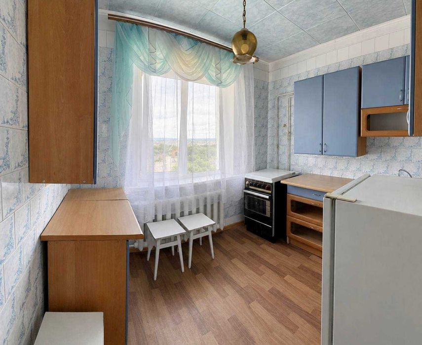 Продається простора 3-кімнатна квартира площею 63,6 м² у місті Ромни, вул. Гетьмана Мазепи.
