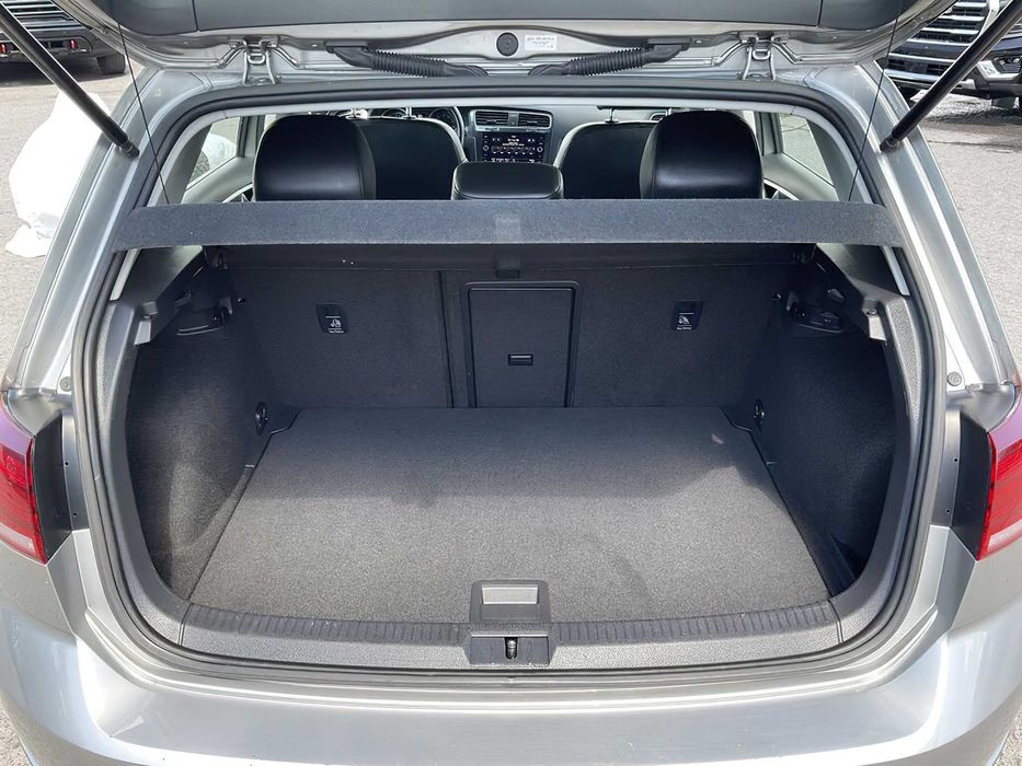 Volkswagen e-Golf SE      2019