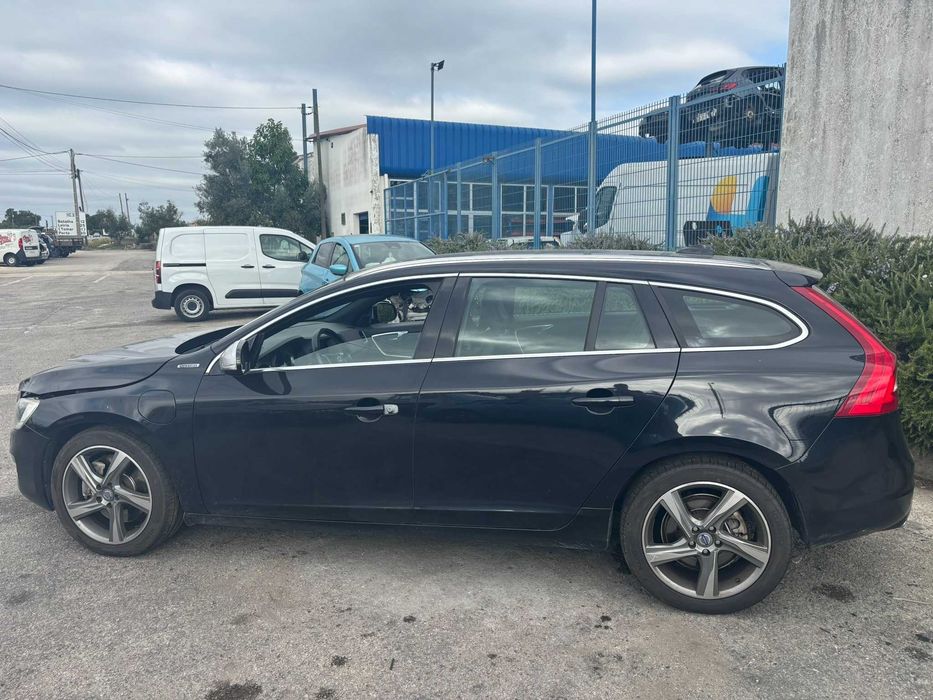Peças Volvo V60 2.4 D6 Hibrida do ano 2013