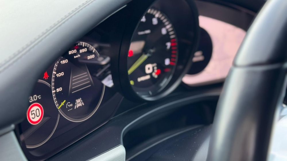 Porsche Panamera Sport Turismo ST 4 E-Hybrid