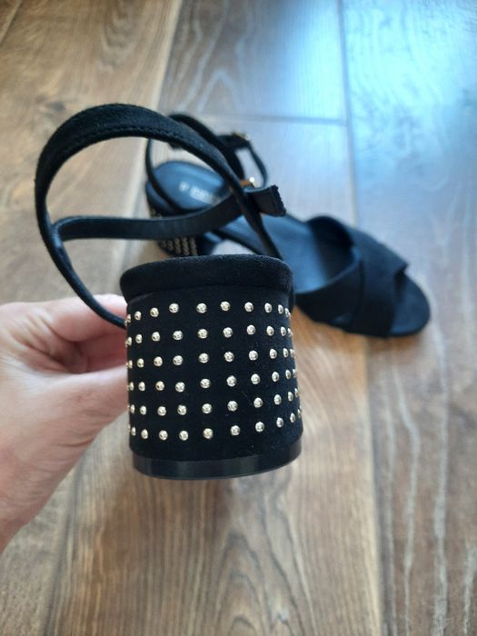 Чорні босоніжки papaya 37р.нові