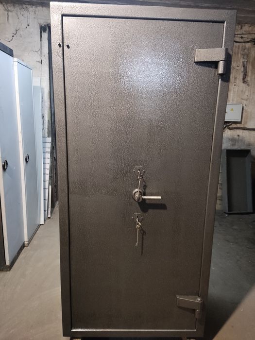 Продаю б.у сейф огнестойкий(большой выбор)