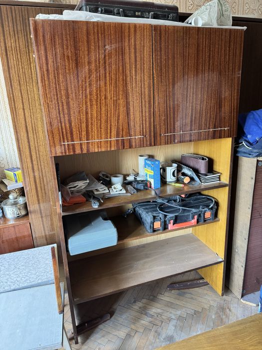 Старі меблі в сільську хату, дачу