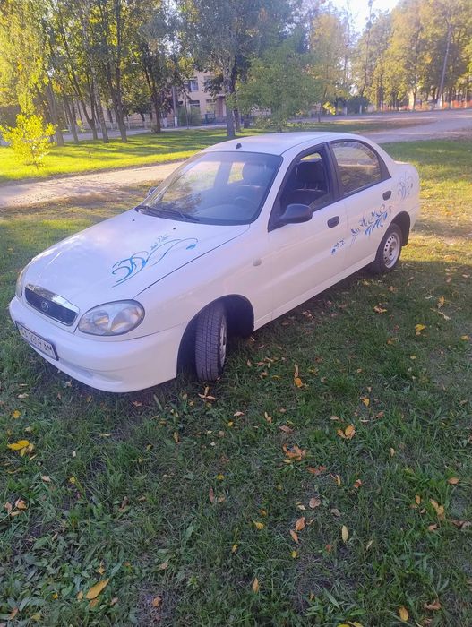 Део Ланос 2004року