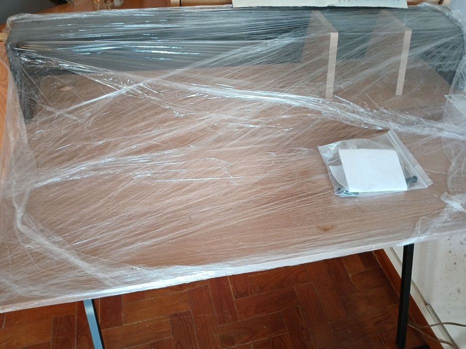 Secretária p/quarto