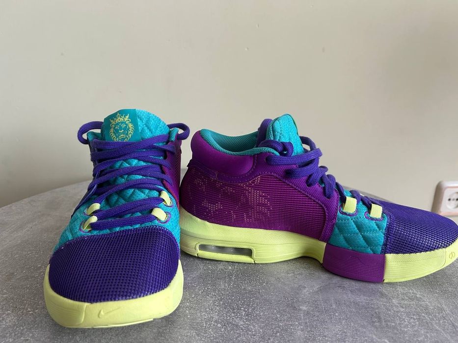 Кросівки NIKE Lebron Witness 8