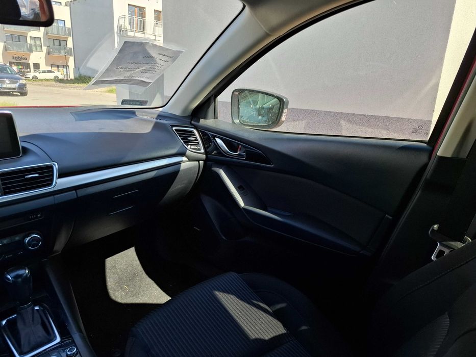 Samochód Mazda 3 benzyna  2.0 sedan