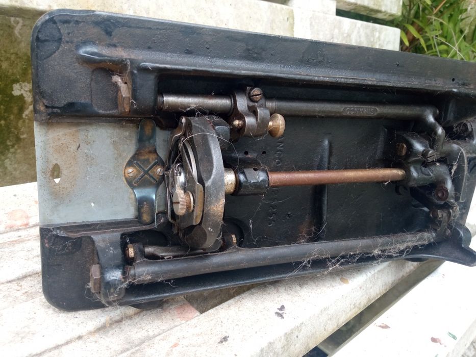 Three sewing machines, one like new, others less. €75 for all three. indiv64298667937153123