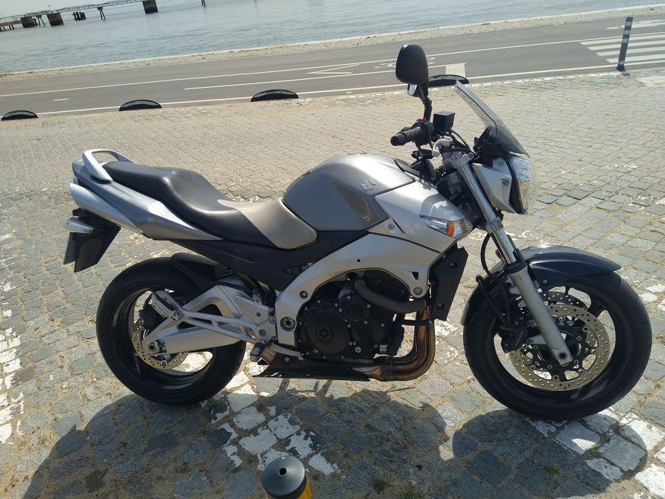 Suzuki gsr 600 27000km