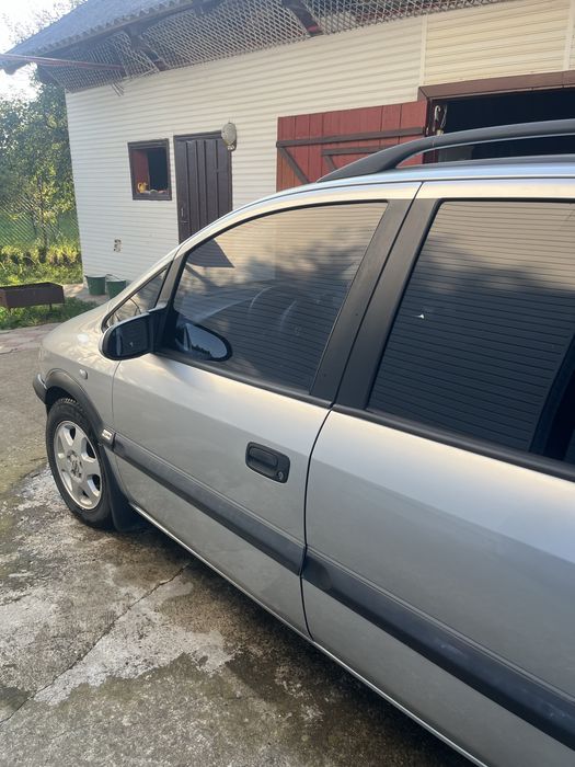 Opel Zafira 1.8 бензин 2001 рік