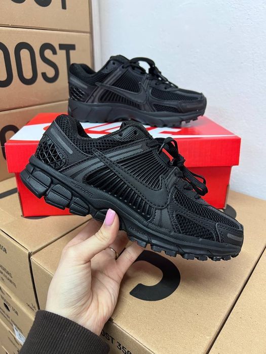 Nike Zoom Vomero 5 Black жіночі кросівки найк вомеро 5 сітка
