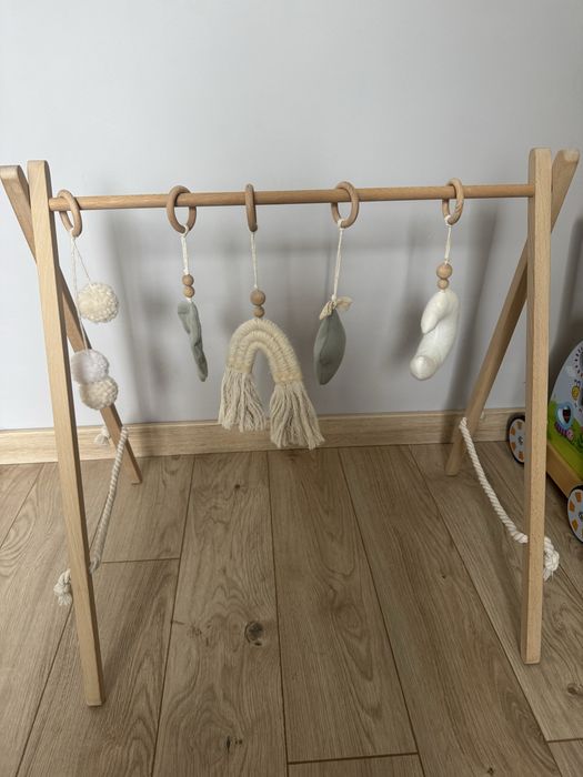 Baby gym stojak drewniany