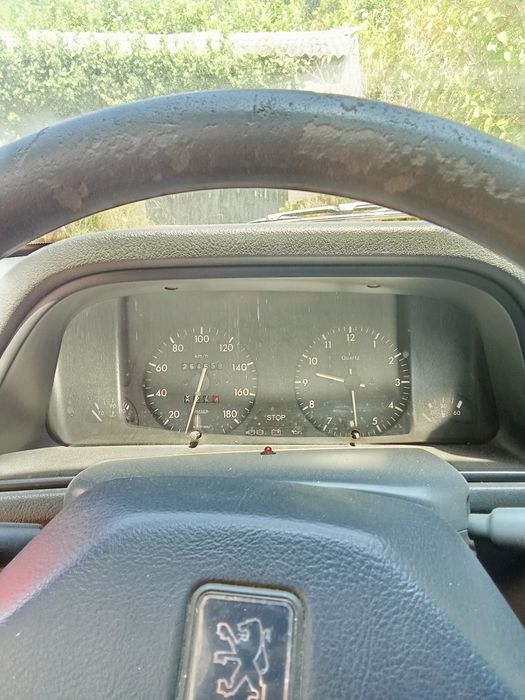 Peugeot 306 vermelho de 93