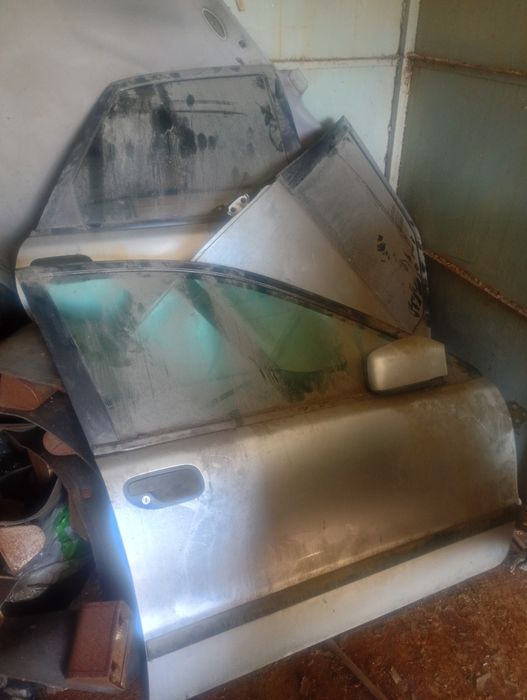 Запчастини до Вольво S40 1999 року