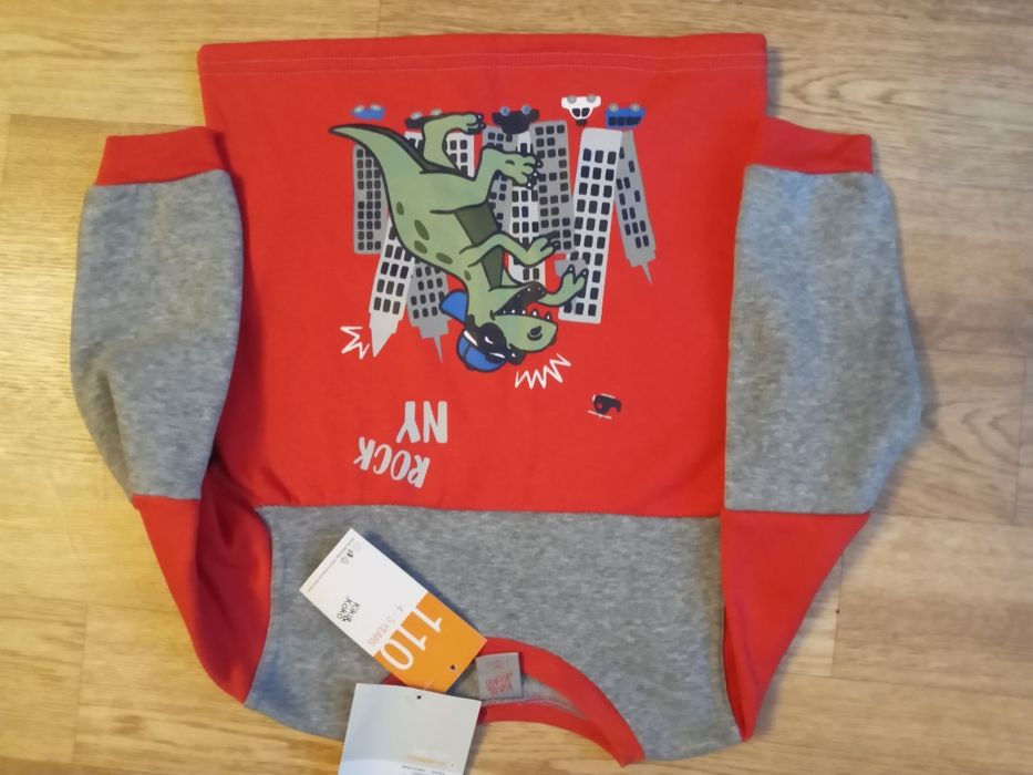 Кофта для хлопчика р.110. Нова