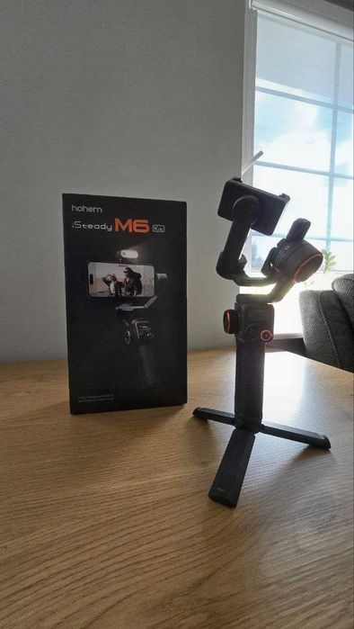Gimbal Hohem iSteady M6 + AI z dodatkowym wyposażeniem.