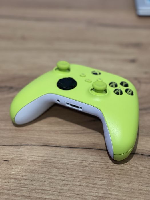 Геймпад Xbox Wireless Controller Electric Volt