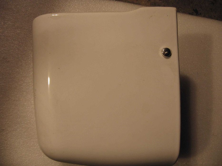 ceramiczny pół postument  pod umywalkę