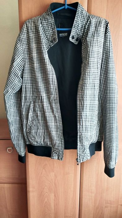 Kurtka przejściowa w dobrym stanie