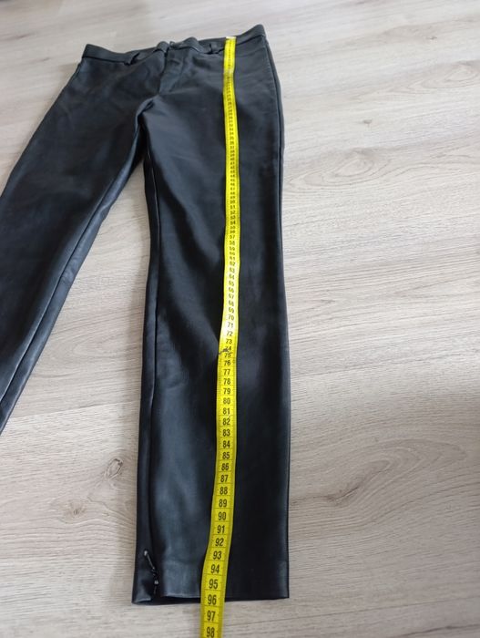 Zara екошкіра L розмір